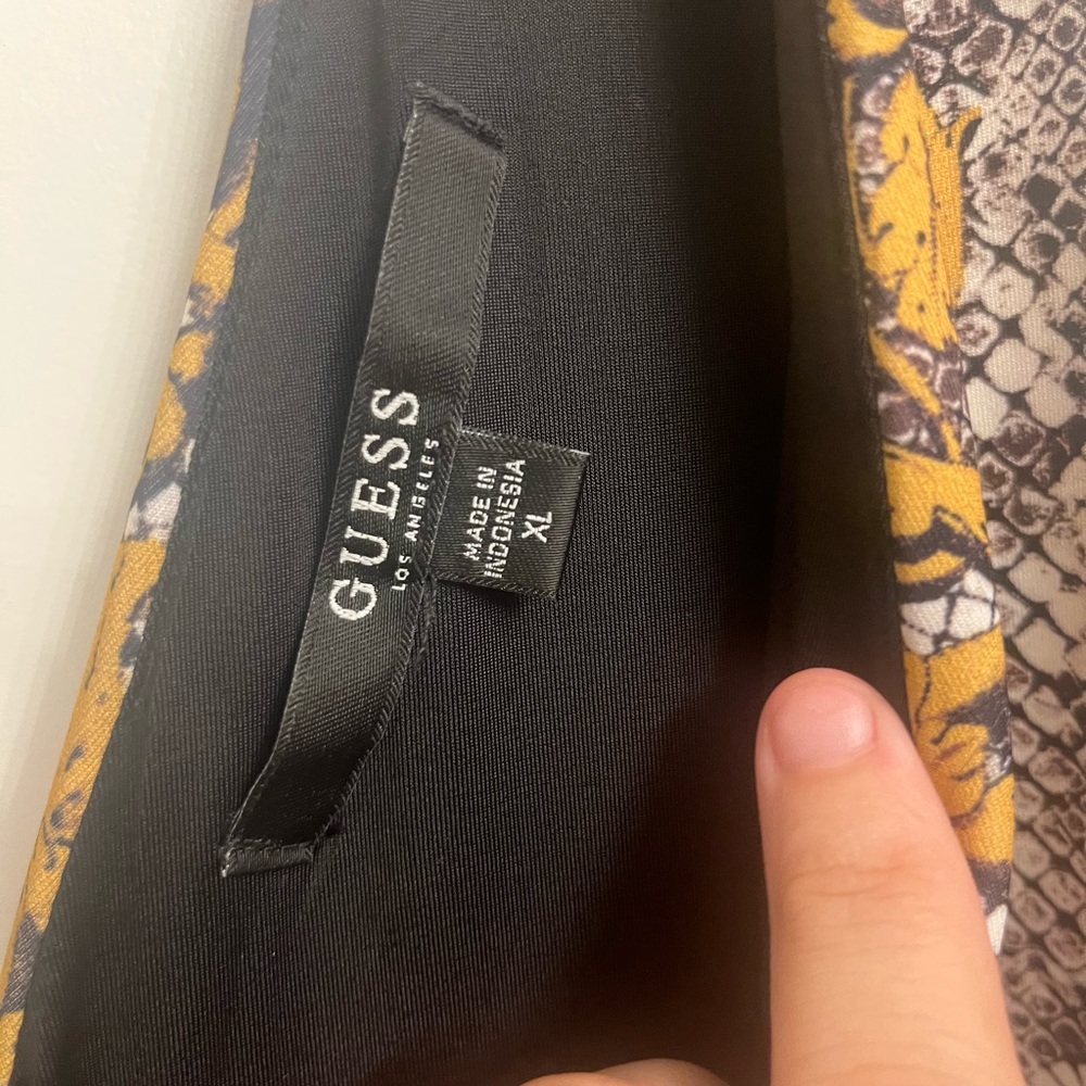 Gorgeous Unique-Patterned Dress! - image 2